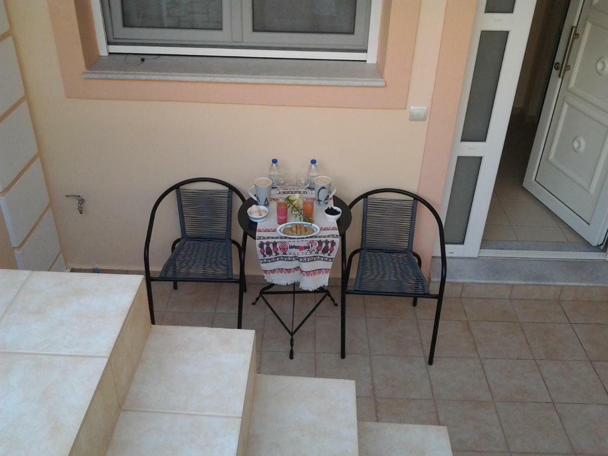 Father's House In Kissamos Apartment Korfalonas